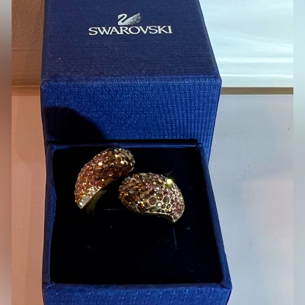 Swarovski authentic ring / 
Size 60 💎
